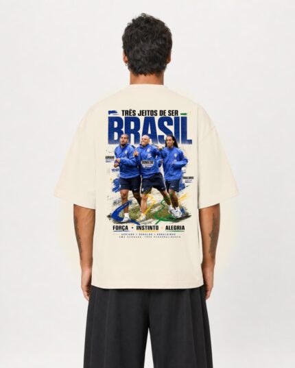Camiseta Adriano, Ronaldo e Ronaldinho Três Jeitos de Ser Brasil Oversize